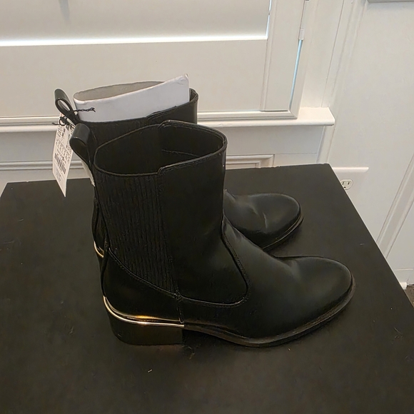 Zara Sleek Black Ankle Booties - Picture 5 of 15
